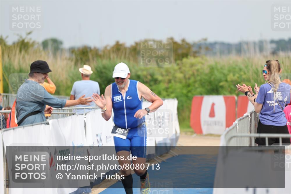 22.06.2025 - Viking Triathlon Yannick Fuchs http://msf.ph/oto/8080713 22.06.2025 17:01:52 Ziel 490 meine-sportfotos.de