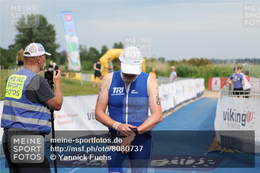 22.06.2025 - Viking Triathlon Yannick Fuchs http://msf.ph/oto/8080737 22.06.2025 17:01:57 Ziel 490 meine-sportfotos.de