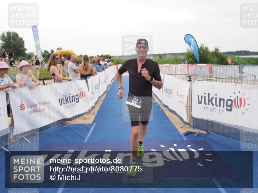 22.06.2025 - Viking Triathlon MichiJ http://msf.ph/oto/8080775 22.06.2025 15:57:46 Ziel 219 meine-sportfotos.de