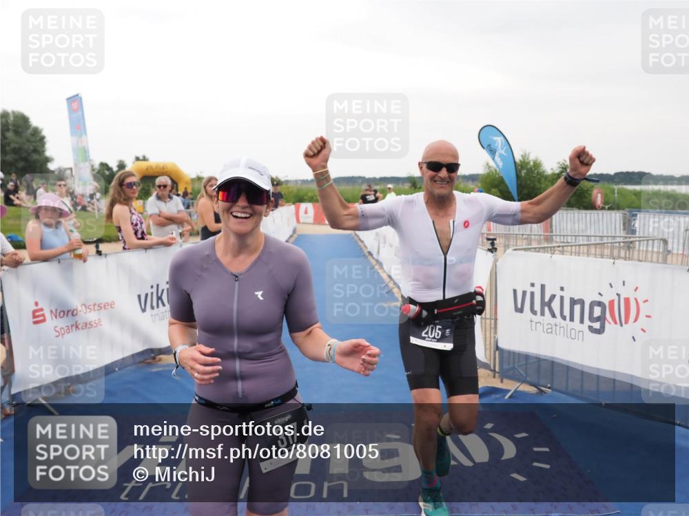 22.06.2025 - Viking Triathlon MichiJ http://msf.ph/oto/8081005 22.06.2025 15:57:57 Ziel 205, 317 meine-sportfotos.de