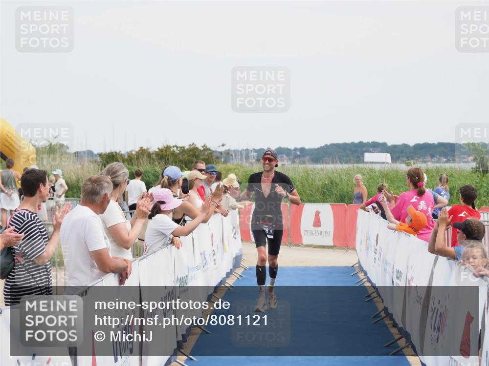 22.06.2025 - Viking Triathlon MichiJ http://msf.ph/oto/8081121 22.06.2025 14:26:02 Ziel 188 meine-sportfotos.de