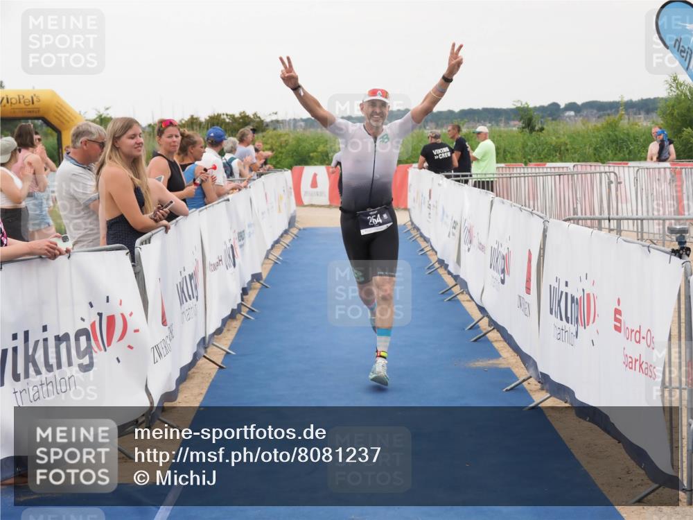 22.06.2025 - Viking Triathlon MichiJ http://msf.ph/oto/8081237 22.06.2025 15:58:43 Ziel 18, 254 meine-sportfotos.de