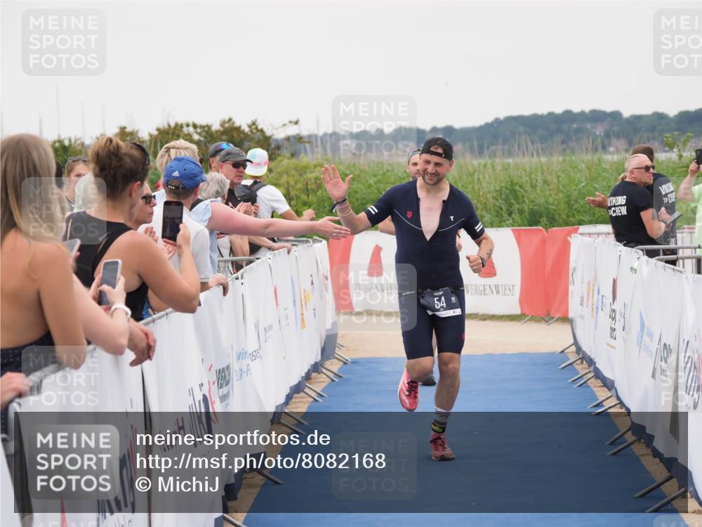 22.06.2025 - Viking Triathlon MichiJ http://msf.ph/oto/8082168 22.06.2025 16:01:07 Ziel 54, 378 meine-sportfotos.de