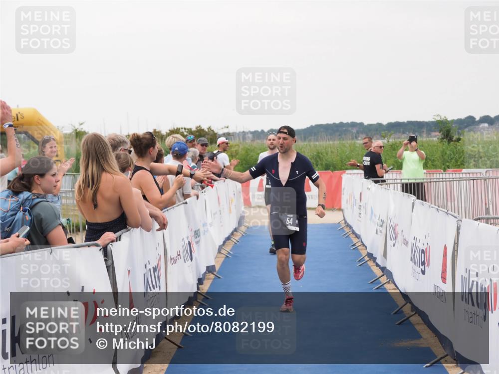 22.06.2025 - Viking Triathlon MichiJ http://msf.ph/oto/8082199 22.06.2025 16:01:09 Ziel 54, 378 meine-sportfotos.de