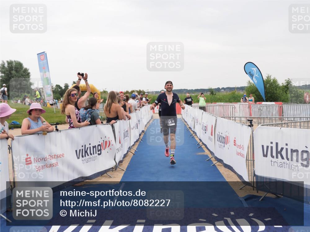 22.06.2025 - Viking Triathlon MichiJ http://msf.ph/oto/8082227 22.06.2025 16:01:10 Ziel 54, 378 meine-sportfotos.de