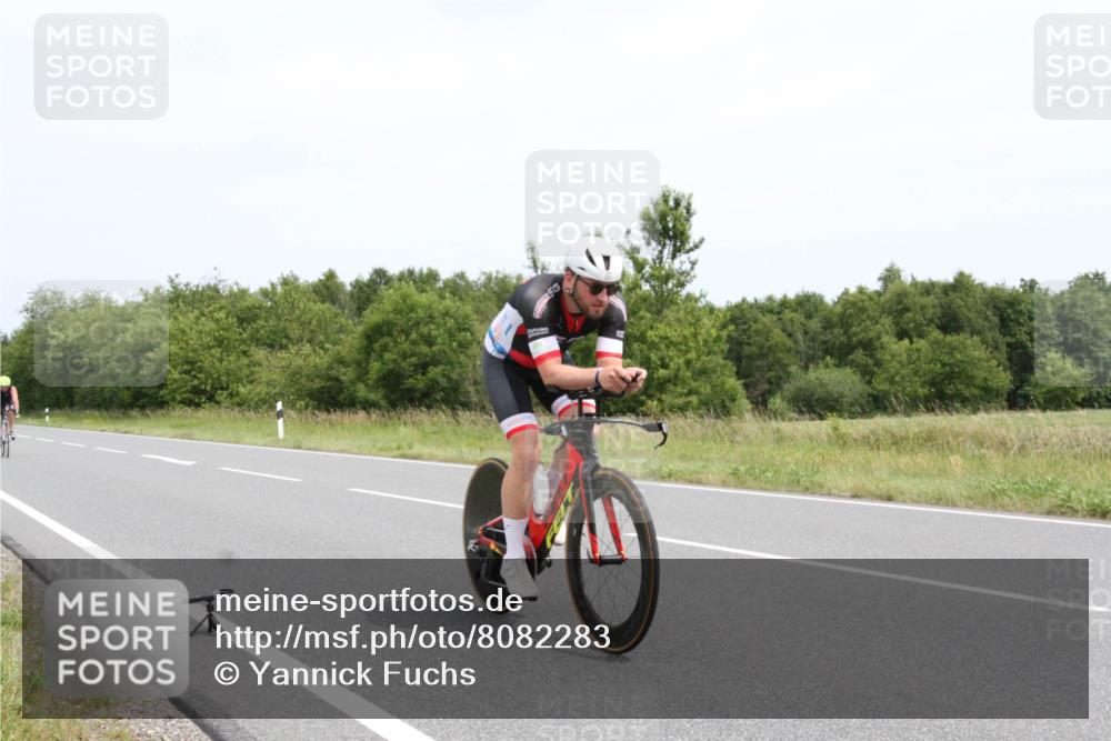 22.06.2025 - Viking Triathlon Yannick Fuchs http://msf.ph/oto/8082283 22.06.2025 12:40:09 Radfahren 330, 447 meine-sportfotos.de