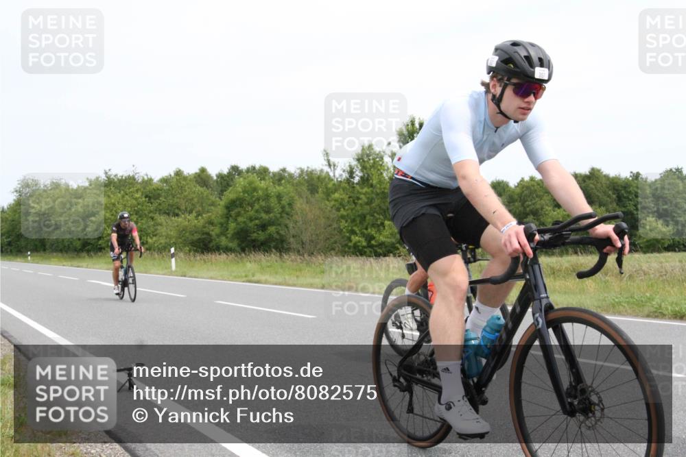 22.06.2025 - Viking Triathlon Yannick Fuchs http://msf.ph/oto/8082575 22.06.2025 12:45:36 Radfahren 147, 255, 312, 357, 395, 515, 535, 611 meine-sportfotos.de