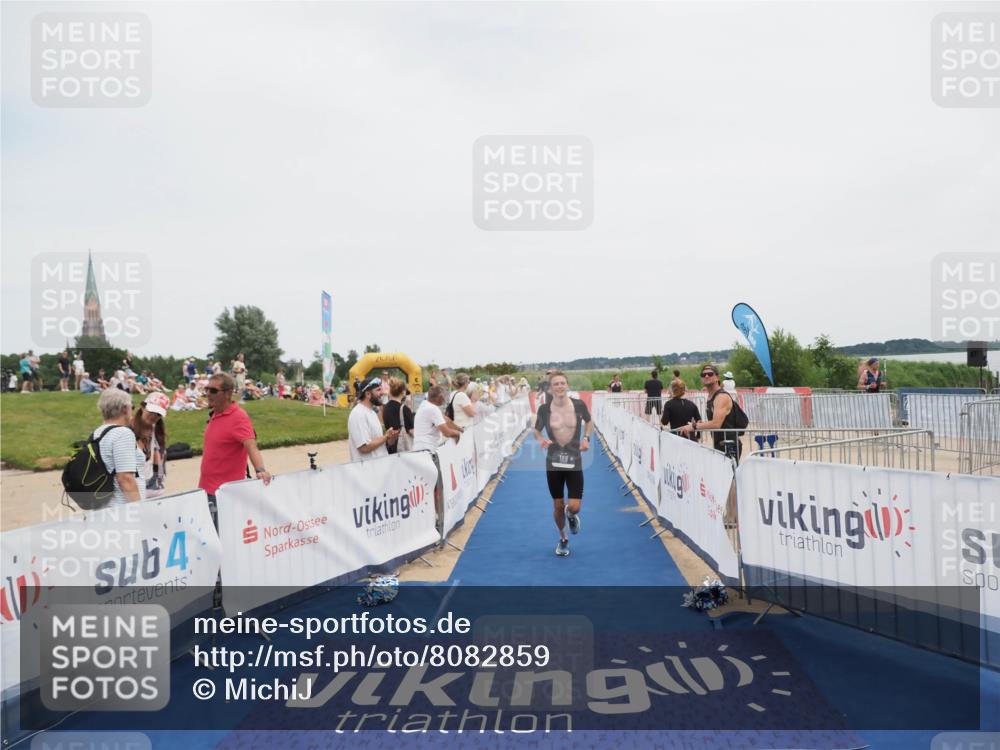 22.06.2025 - Viking Triathlon MichiJ http://msf.ph/oto/8082859 22.06.2025 14:33:45 Ziel 152, 189 meine-sportfotos.de