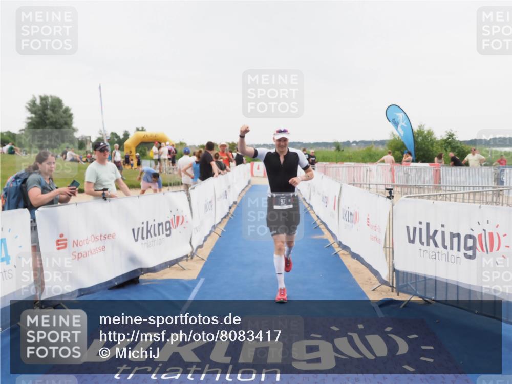 22.06.2025 - Viking Triathlon MichiJ http://msf.ph/oto/8083417 22.06.2025 16:10:01 Ziel 97 meine-sportfotos.de