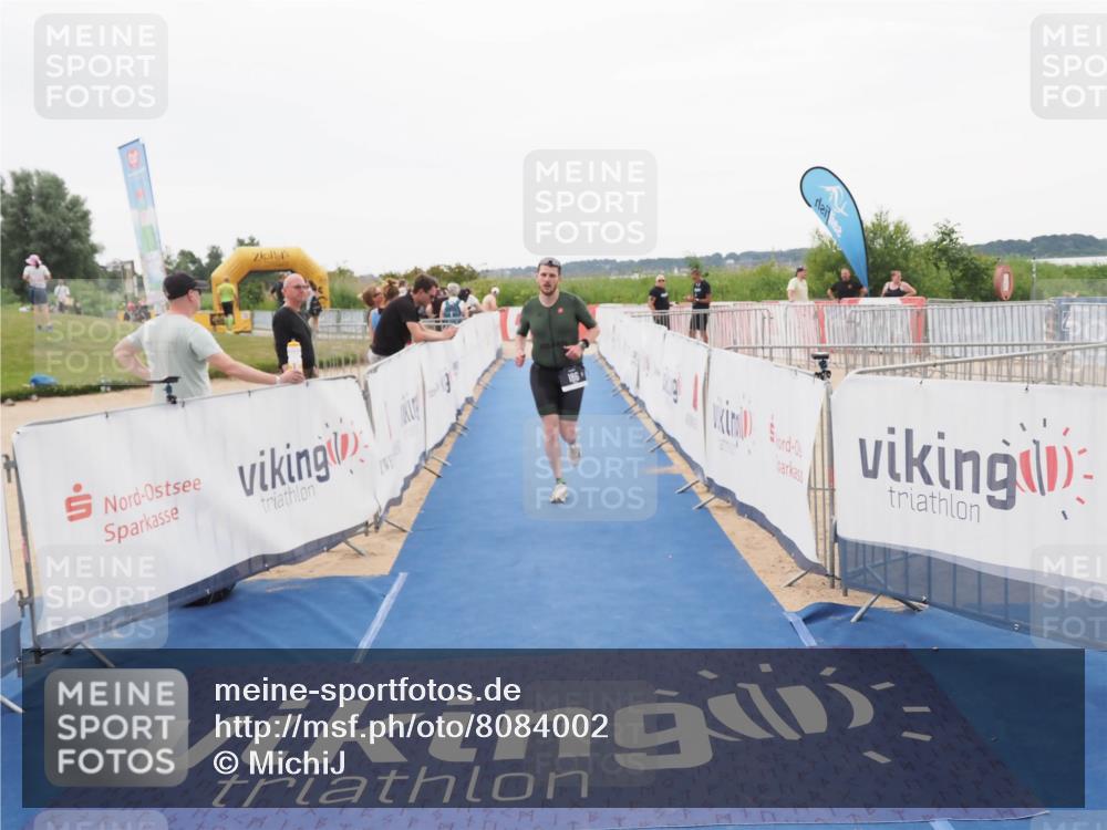 22.06.2025 - Viking Triathlon MichiJ http://msf.ph/oto/8084002 22.06.2025 16:18:33 Ziel 186 meine-sportfotos.de