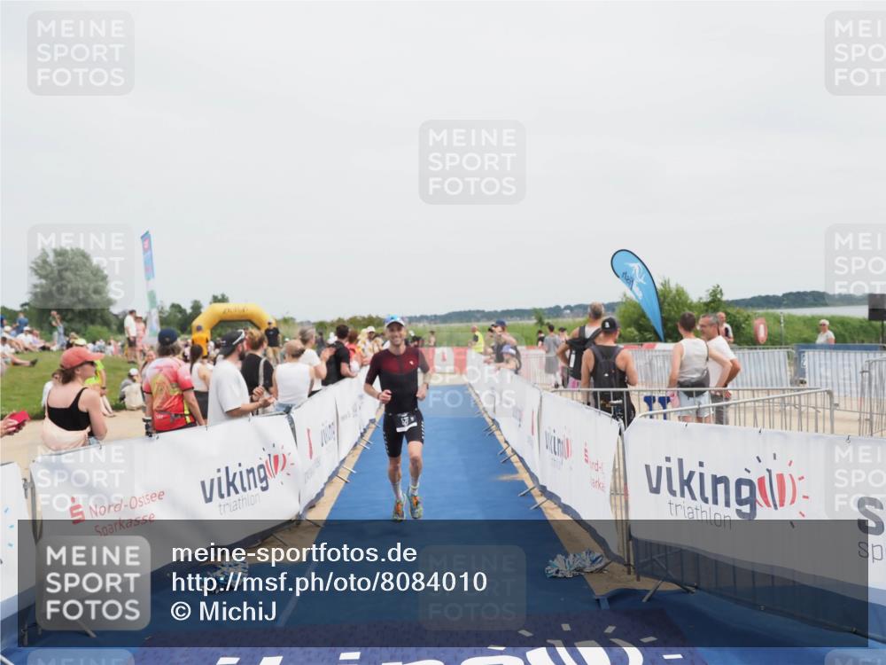 22.06.2025 - Viking Triathlon MichiJ http://msf.ph/oto/8084010 22.06.2025 14:41:58 Ziel 527 meine-sportfotos.de