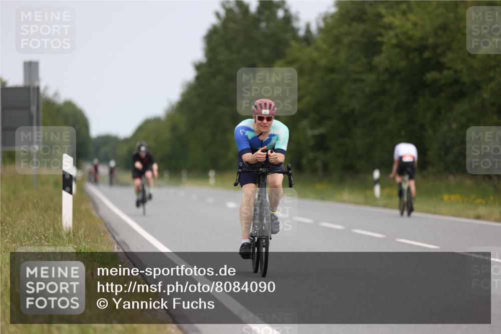 22.06.2025 - Viking Triathlon Yannick Fuchs http://msf.ph/oto/8084090 22.06.2025 12:33:02 Radfahren 240, 475, 496 meine-sportfotos.de