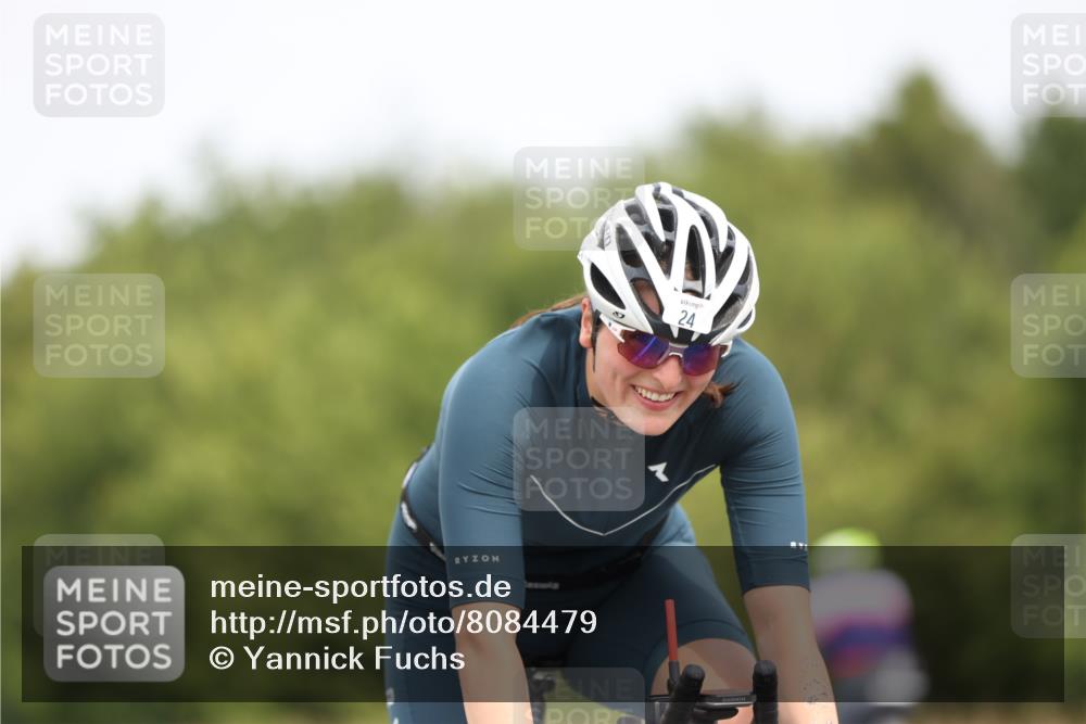 22.06.2025 - Viking Triathlon Yannick Fuchs http://msf.ph/oto/8084479 22.06.2025 12:34:40 Radfahren 24, 163, 172, 372, 415, 425, 471 meine-sportfotos.de