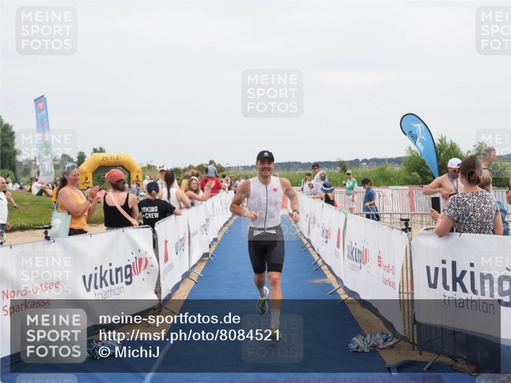 22.06.2025 - Viking Triathlon MichiJ http://msf.ph/oto/8084521 22.06.2025 14:51:13 Ziel 12, 407 meine-sportfotos.de
