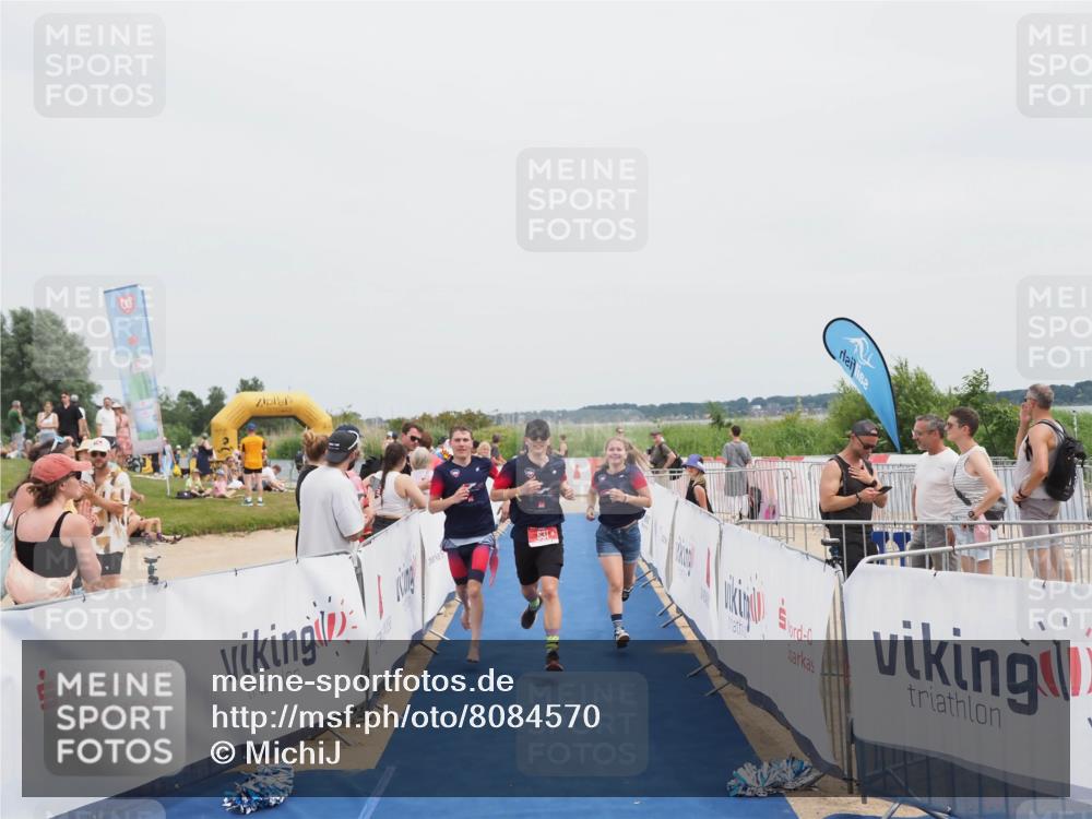 22.06.2025 - Viking Triathlon MichiJ http://msf.ph/oto/8084570 22.06.2025 14:43:03 Ziel 631 meine-sportfotos.de