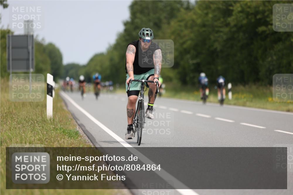 22.06.2025 - Viking Triathlon Yannick Fuchs http://msf.ph/oto/8084864 22.06.2025 12:35:56 Radfahren 77, 184, 237, 629 meine-sportfotos.de