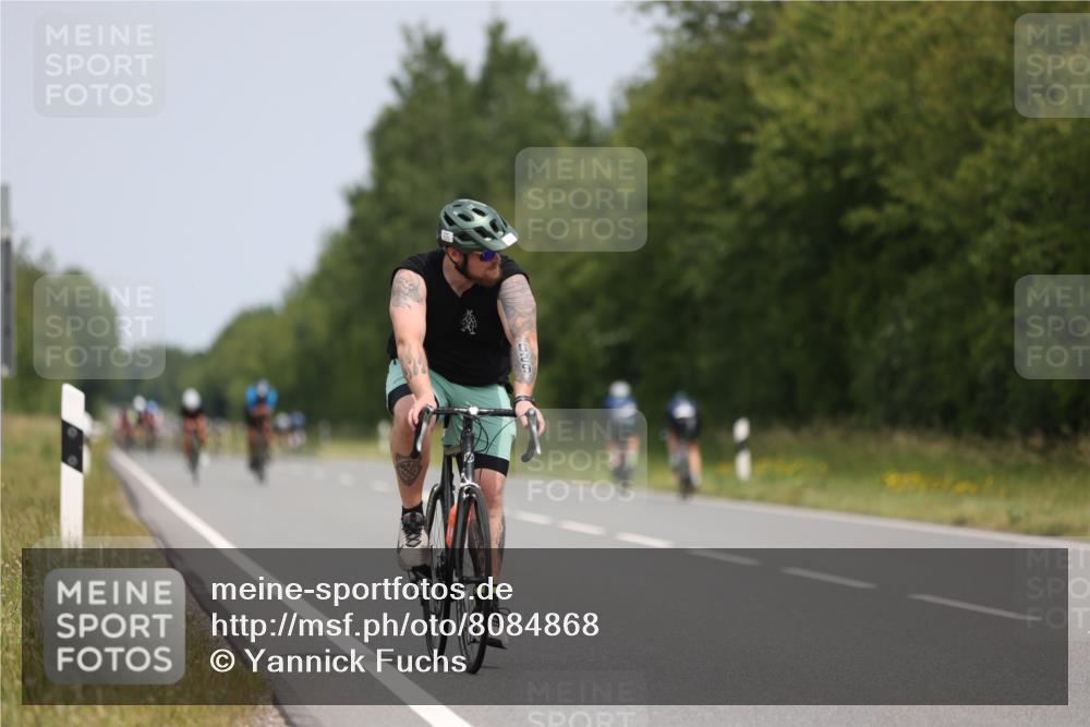 22.06.2025 - Viking Triathlon Yannick Fuchs http://msf.ph/oto/8084868 22.06.2025 12:35:56 Radfahren 77, 184, 237, 629 meine-sportfotos.de