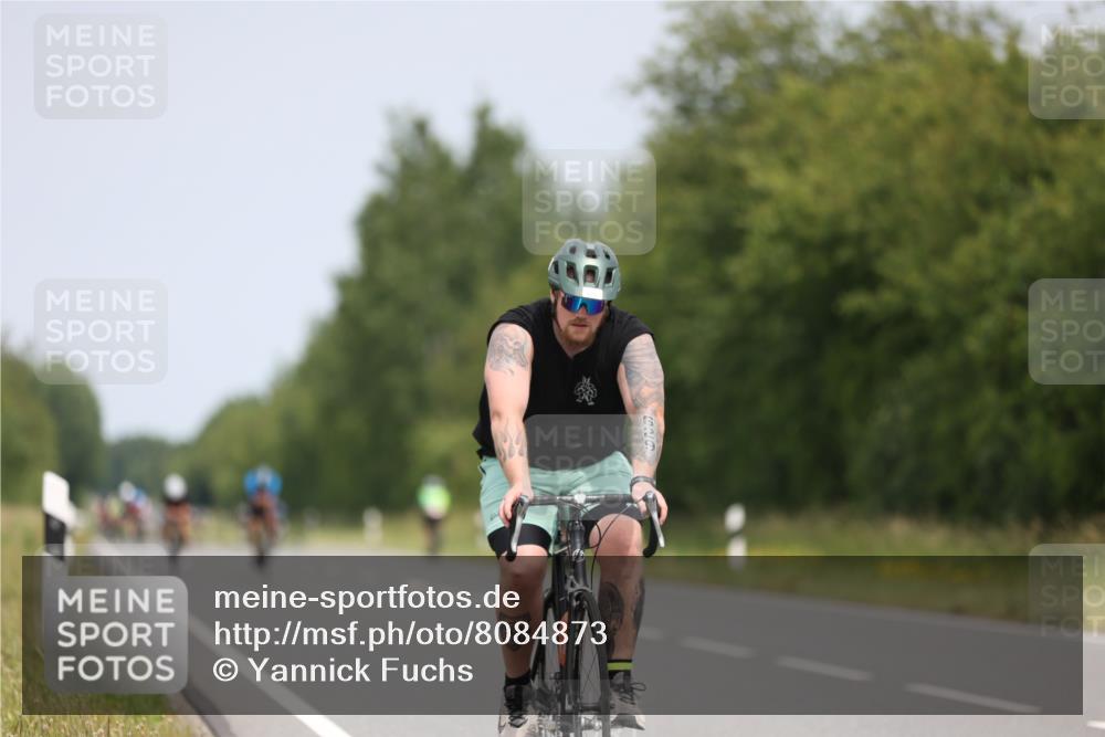 22.06.2025 - Viking Triathlon Yannick Fuchs http://msf.ph/oto/8084873 22.06.2025 12:35:56 Radfahren 77, 184, 237, 629 meine-sportfotos.de