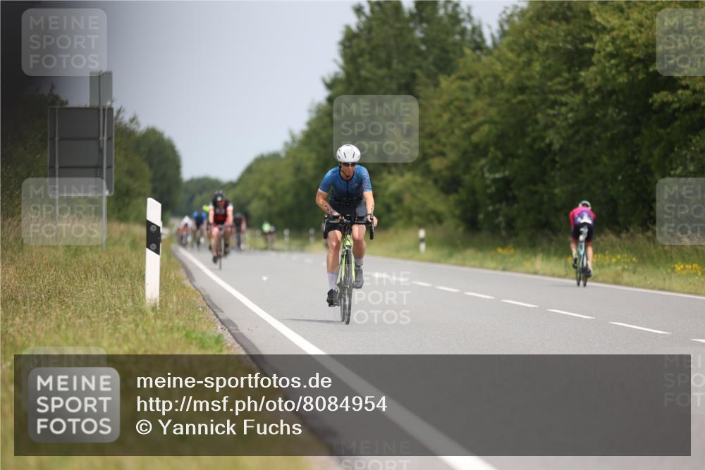 22.06.2025 - Viking Triathlon Yannick Fuchs http://msf.ph/oto/8084954 22.06.2025 12:36:15 Radfahren 8, 86, 95, 153, 166, 275, 433, 473, 640 meine-sportfotos.de