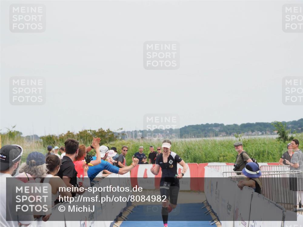 22.06.2025 - Viking Triathlon MichiJ http://msf.ph/oto/8084982 22.06.2025 14:43:33 Ziel 14 meine-sportfotos.de