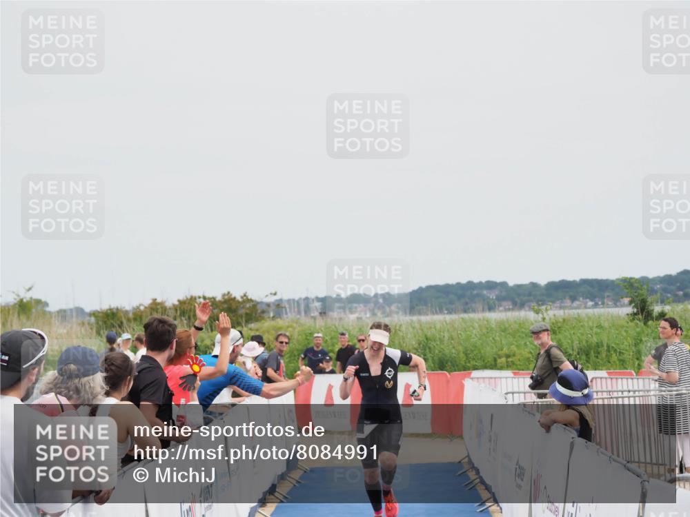 22.06.2025 - Viking Triathlon MichiJ http://msf.ph/oto/8084991 22.06.2025 14:43:33 Ziel 14 meine-sportfotos.de
