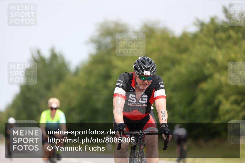 22.06.2025 - Viking Triathlon Yannick Fuchs http://msf.ph/oto/8085005 22.06.2025 12:36:24 Radfahren 95, 355, 433, 463, 468, 473, 640 meine-sportfotos.de