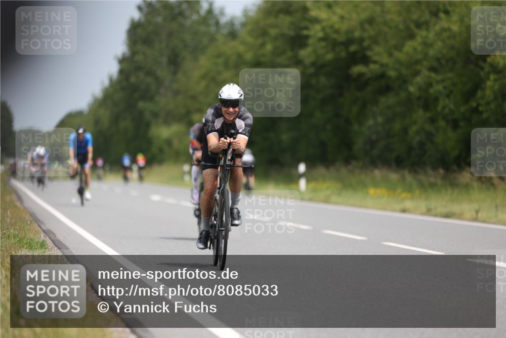 22.06.2025 - Viking Triathlon Yannick Fuchs http://msf.ph/oto/8085033 22.06.2025 12:36:28 Radfahren 28, 95, 344, 355, 422, 433, 463, 468, 473, 640 meine-sportfotos.de