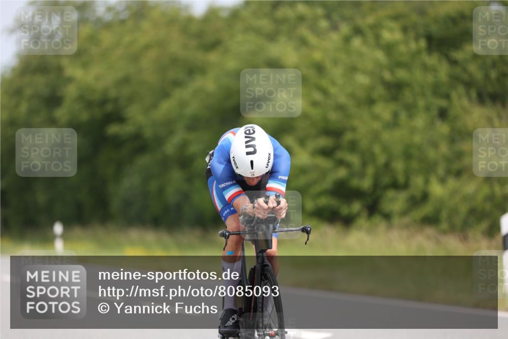 22.06.2025 - Viking Triathlon Yannick Fuchs http://msf.ph/oto/8085093 22.06.2025 12:36:36 Radfahren 28, 48, 97, 344, 419, 422 meine-sportfotos.de