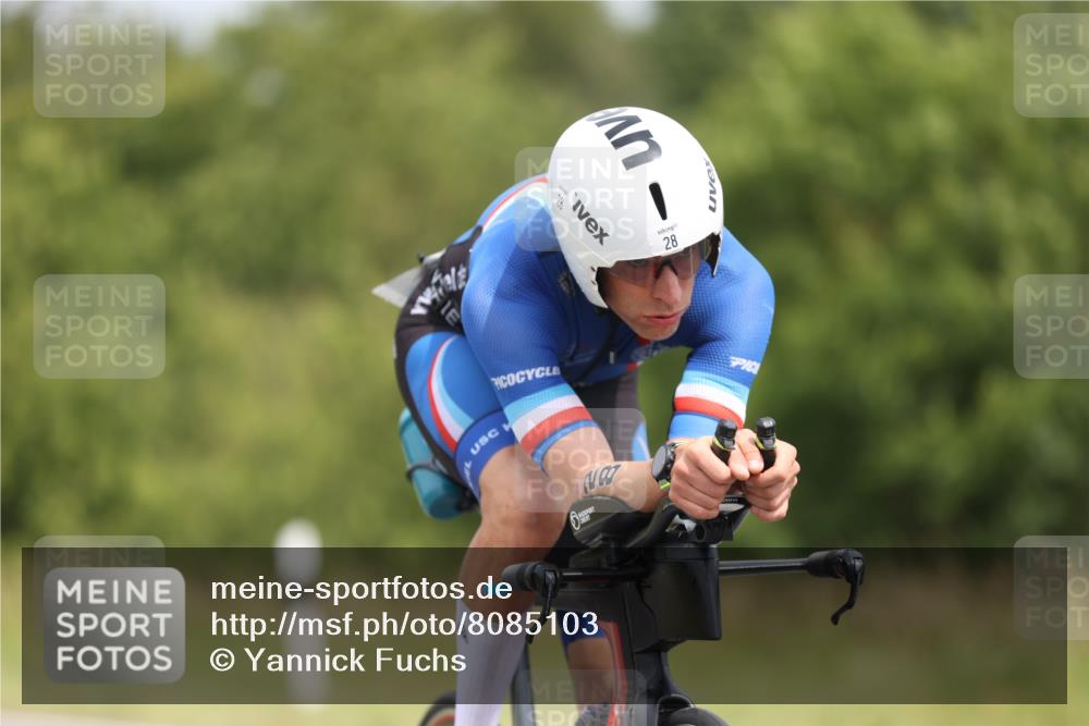 22.06.2025 - Viking Triathlon Yannick Fuchs http://msf.ph/oto/8085103 22.06.2025 12:36:37 Radfahren 28, 48, 97, 344, 419, 422 meine-sportfotos.de