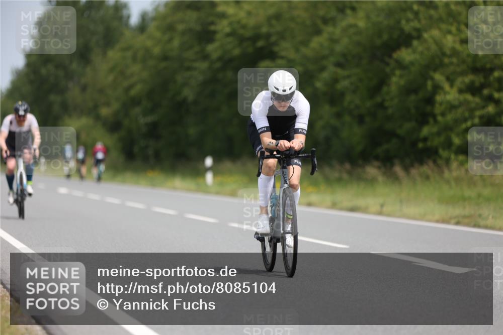 22.06.2025 - Viking Triathlon Yannick Fuchs http://msf.ph/oto/8085104 22.06.2025 12:36:38 Radfahren 28, 48, 97, 344, 419, 422 meine-sportfotos.de