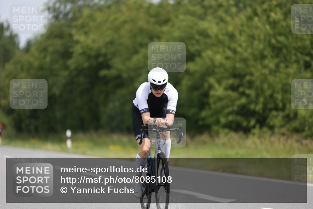 22.06.2025 - Viking Triathlon Yannick Fuchs http://msf.ph/oto/8085108 22.06.2025 12:36:38 Radfahren 28, 48, 97, 344, 419, 422 meine-sportfotos.de