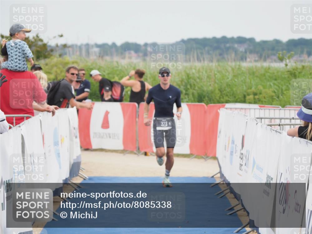 22.06.2025 - Viking Triathlon MichiJ http://msf.ph/oto/8085338 22.06.2025 14:45:34 Ziel 323 meine-sportfotos.de