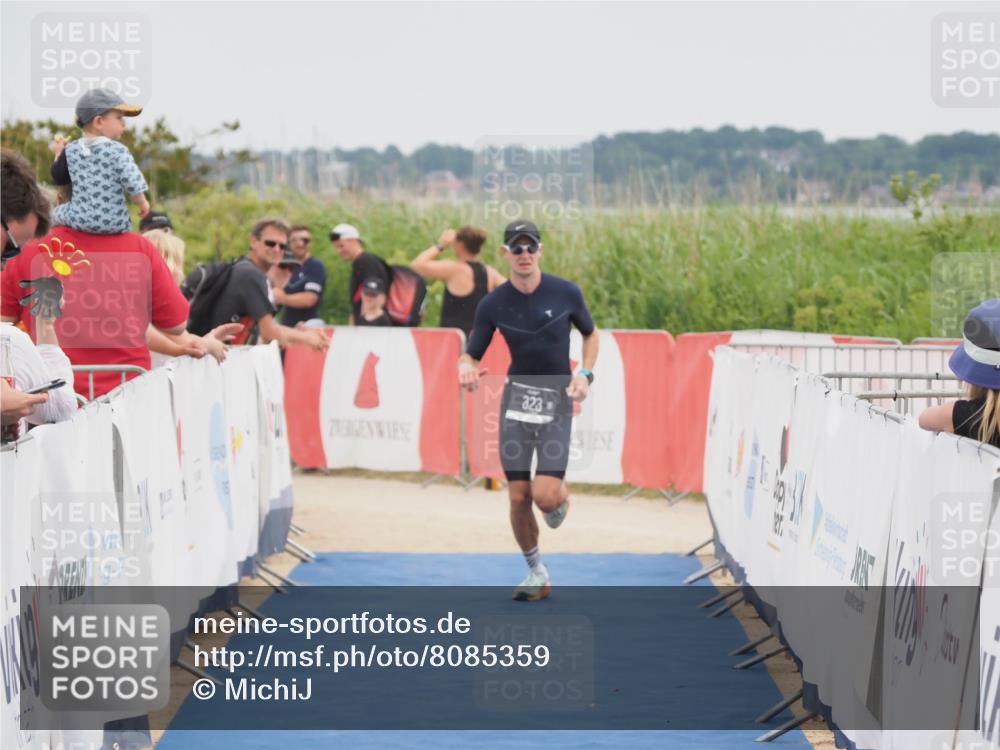 22.06.2025 - Viking Triathlon MichiJ http://msf.ph/oto/8085359 22.06.2025 14:45:35 Ziel 323 meine-sportfotos.de