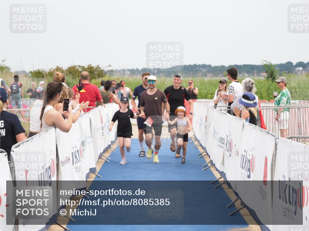 22.06.2025 - Viking Triathlon MichiJ http://msf.ph/oto/8085385 22.06.2025 14:52:11 Ziel 645 meine-sportfotos.de