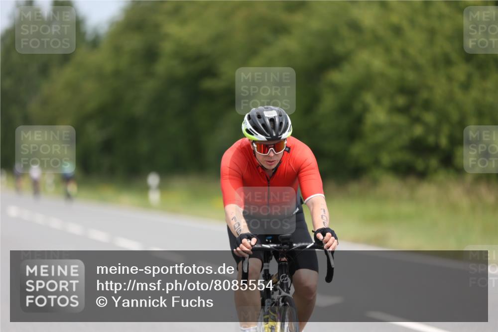 22.06.2025 - Viking Triathlon Yannick Fuchs http://msf.ph/oto/8085554 22.06.2025 12:38:43 Radfahren 106, 192, 242, 335, 429, 653 meine-sportfotos.de