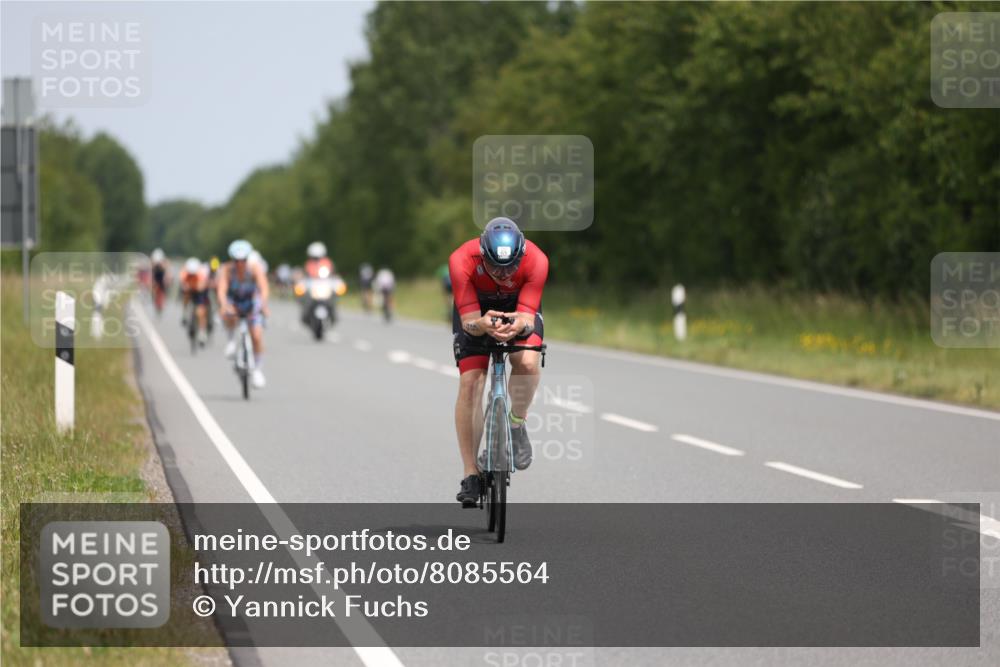 22.06.2025 - Viking Triathlon Yannick Fuchs http://msf.ph/oto/8085564 22.06.2025 12:38:45 Radfahren 106, 192, 242, 329, 335, 429, 555, 653 meine-sportfotos.de