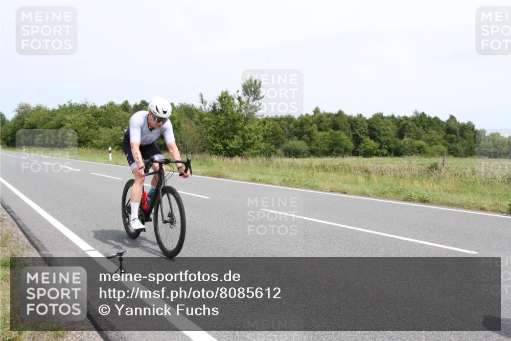 22.06.2025 - Viking Triathlon Yannick Fuchs http://msf.ph/oto/8085612 22.06.2025 13:08:21 Radfahren 115, 494 meine-sportfotos.de