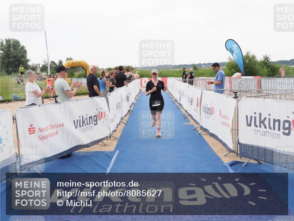 22.06.2025 - Viking Triathlon MichiJ http://msf.ph/oto/8085627 22.06.2025 16:21:29 Ziel 143 meine-sportfotos.de