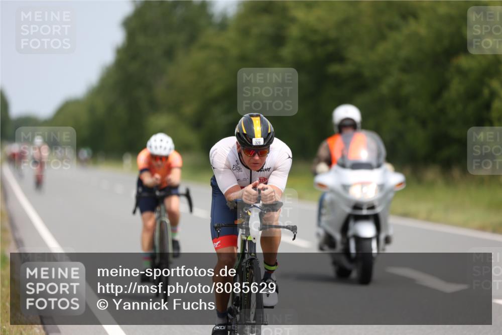 22.06.2025 - Viking Triathlon Yannick Fuchs http://msf.ph/oto/8085629 22.06.2025 12:38:54 Radfahren 54, 130, 156, 192, 194, 329, 335, 555 meine-sportfotos.de