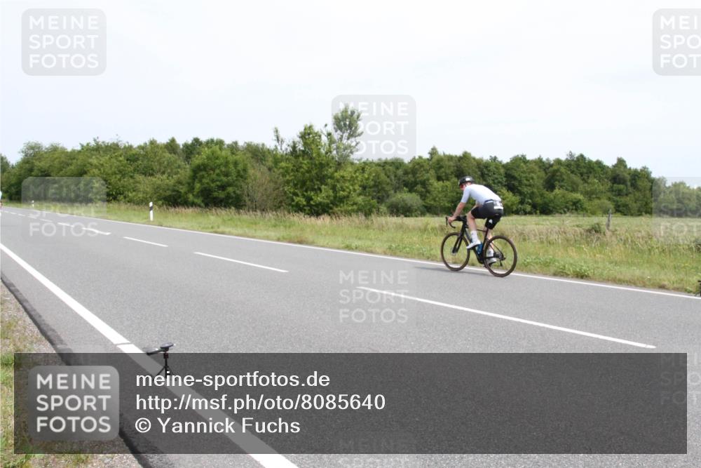 22.06.2025 - Viking Triathlon Yannick Fuchs http://msf.ph/oto/8085640 22.06.2025 13:08:40 Radfahren 290, 357 meine-sportfotos.de
