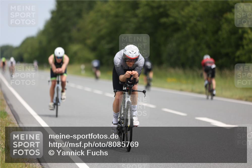 22.06.2025 - Viking Triathlon Yannick Fuchs http://msf.ph/oto/8085769 22.06.2025 12:39:53 Radfahren 30, 132, 348, 408 meine-sportfotos.de