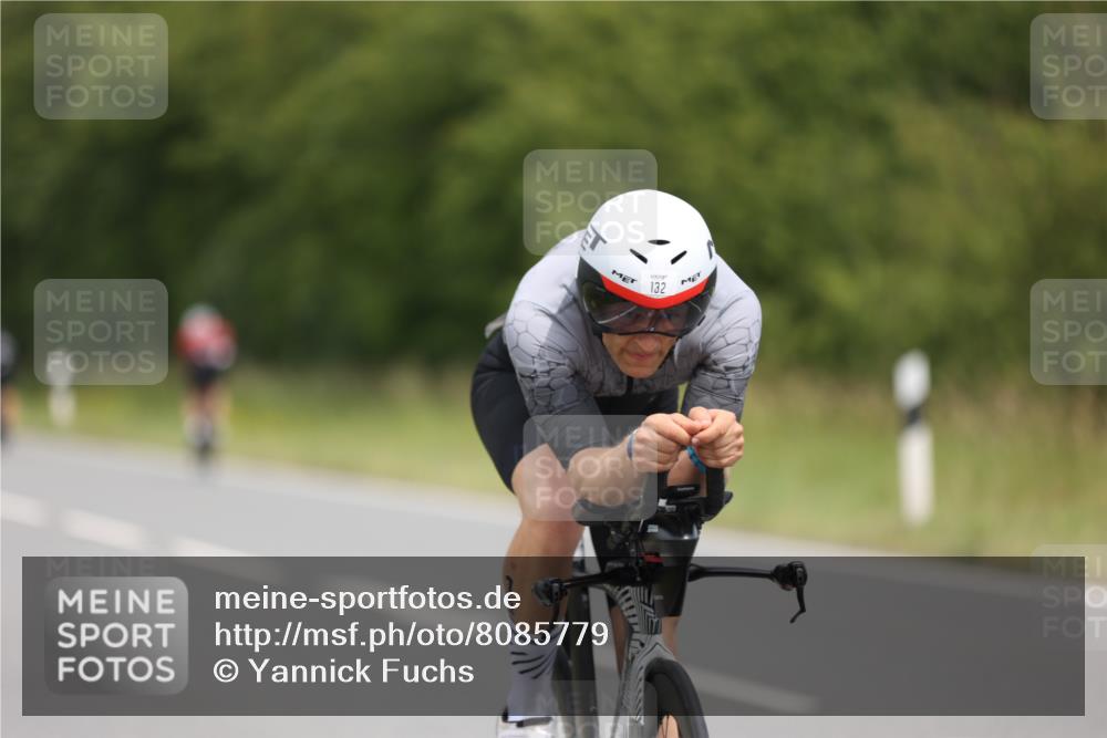 22.06.2025 - Viking Triathlon Yannick Fuchs http://msf.ph/oto/8085779 22.06.2025 12:39:54 Radfahren 30, 132, 348, 408 meine-sportfotos.de