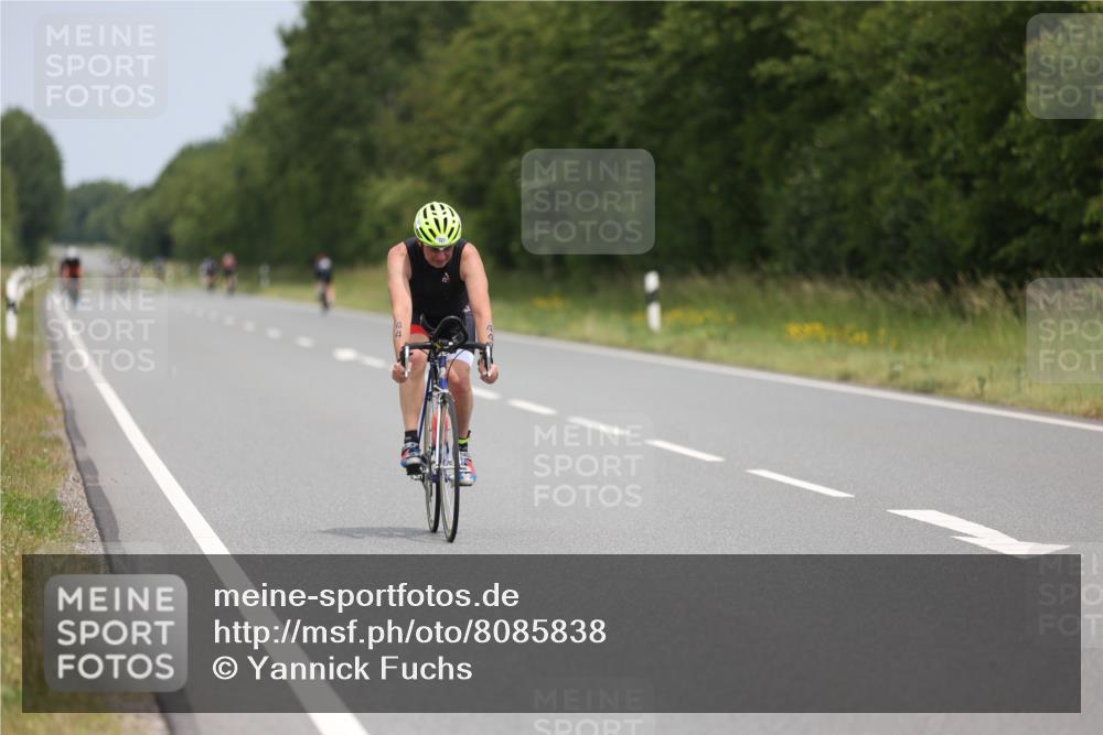 22.06.2025 - Viking Triathlon Yannick Fuchs http://msf.ph/oto/8085838 22.06.2025 12:40:09 Radfahren 330, 447 meine-sportfotos.de