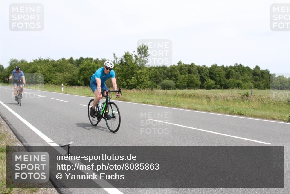 22.06.2025 - Viking Triathlon Yannick Fuchs http://msf.ph/oto/8085863 22.06.2025 13:10:04 Radfahren 25, 128, 181 meine-sportfotos.de