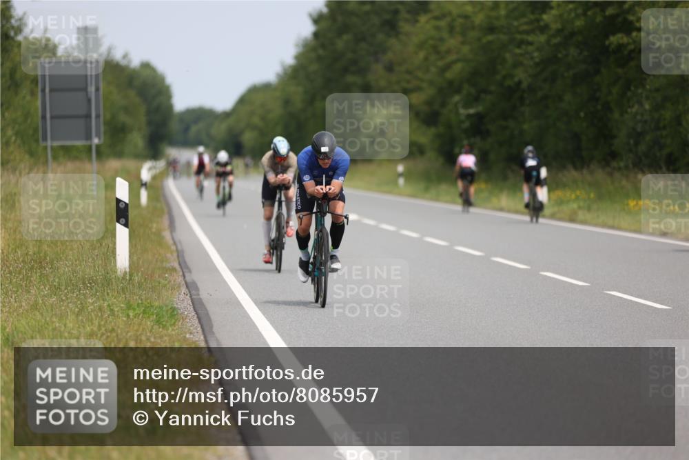 22.06.2025 - Viking Triathlon Yannick Fuchs http://msf.ph/oto/8085957 22.06.2025 12:40:57 Radfahren 71, 148, 214, 309, 464, 523, 620, 626, 639 meine-sportfotos.de