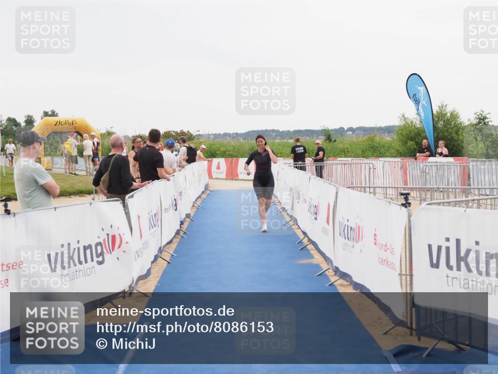 22.06.2025 - Viking Triathlon MichiJ http://msf.ph/oto/8086153 22.06.2025 16:14:52 Ziel 408 meine-sportfotos.de