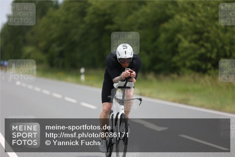 22.06.2025 - Viking Triathlon Yannick Fuchs http://msf.ph/oto/8086171 22.06.2025 12:42:41 Radfahren 128, 241, 536 meine-sportfotos.de