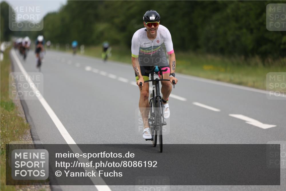 22.06.2025 - Viking Triathlon Yannick Fuchs http://msf.ph/oto/8086192 22.06.2025 12:43:09 Radfahren 40, 209, 291, 448, 606 meine-sportfotos.de