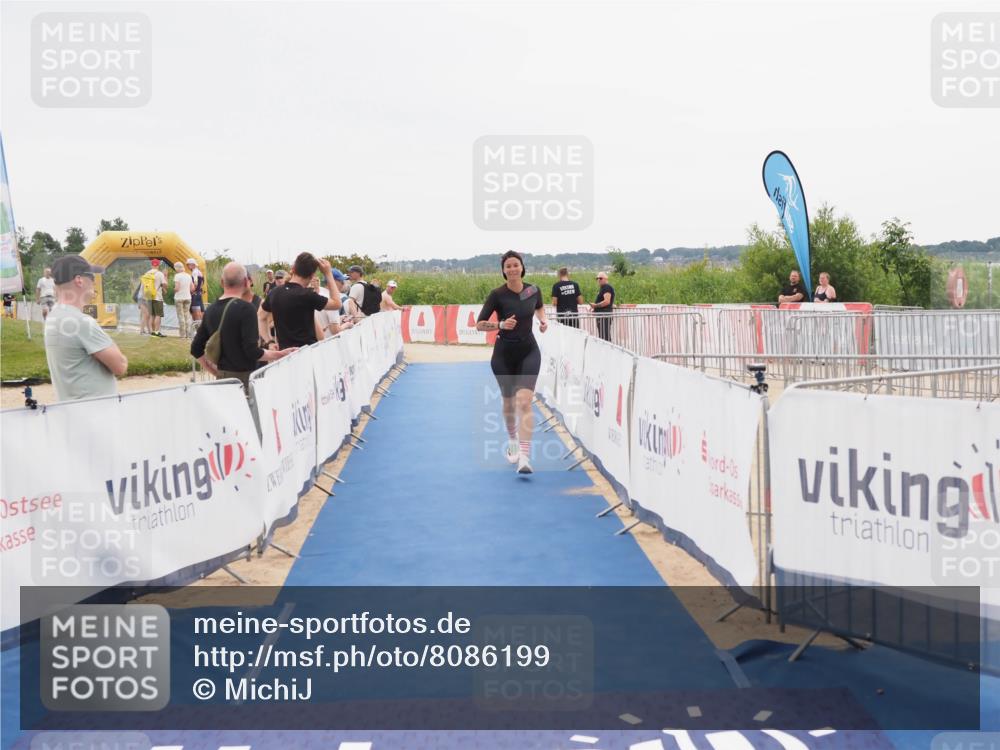 22.06.2025 - Viking Triathlon MichiJ http://msf.ph/oto/8086199 22.06.2025 16:14:53 Ziel 408 meine-sportfotos.de
