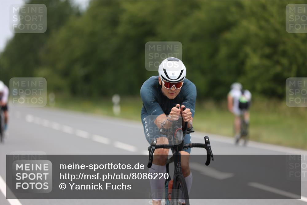 22.06.2025 - Viking Triathlon Yannick Fuchs http://msf.ph/oto/8086220 22.06.2025 12:43:15 Radfahren 40, 291, 301, 438, 448 meine-sportfotos.de